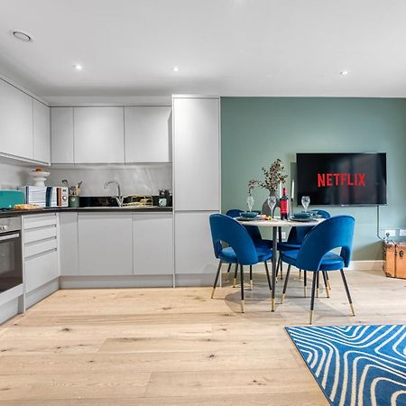 Ocean Village 1-Bedroom Luxurious, Stylish & Cosy Apartment, Central Location In Southampton, Sleeps 4 - Summer Special Offer! - By Blue Puffin Stays Exterior foto