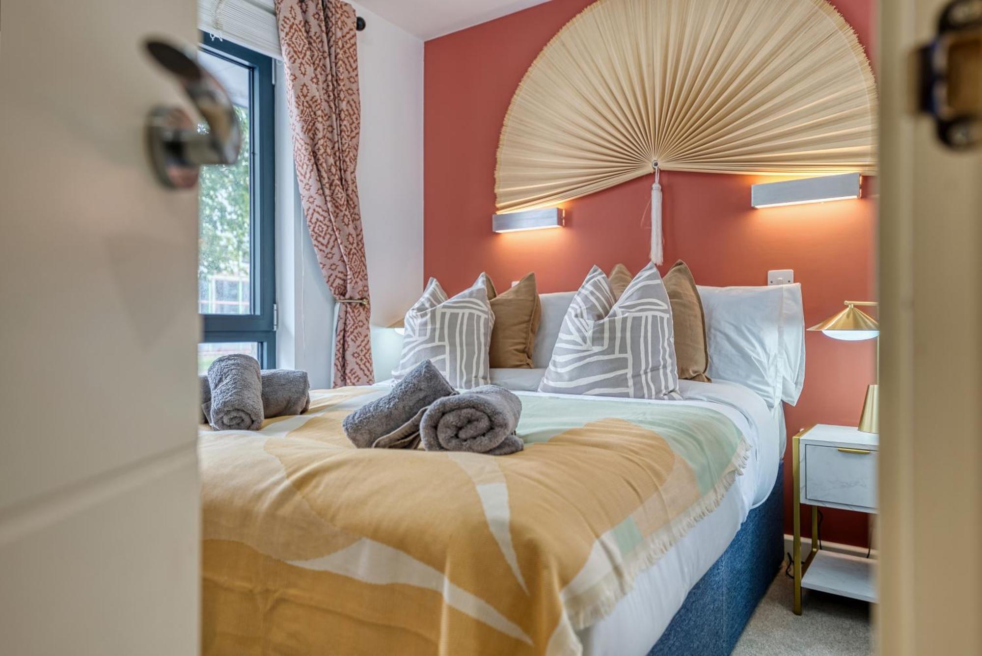 Ocean Village 1-Bedroom Luxurious, Stylish & Cosy Apartment, Central Location In Southampton, Sleeps 4 - Summer Special Offer! - By Blue Puffin Stays Exterior foto