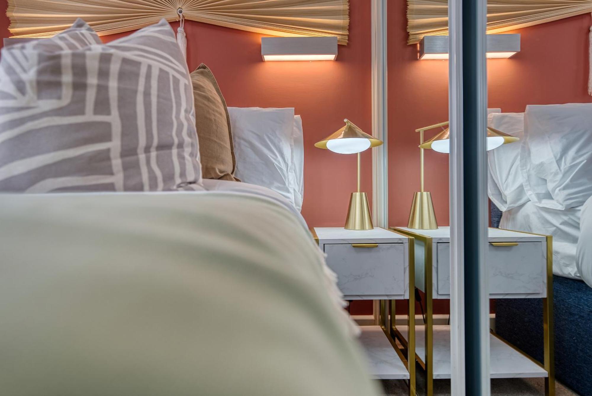 Ocean Village 1-Bedroom Luxurious, Stylish & Cosy Apartment, Central Location In Southampton, Sleeps 4 - Summer Special Offer! - By Blue Puffin Stays Exterior foto
