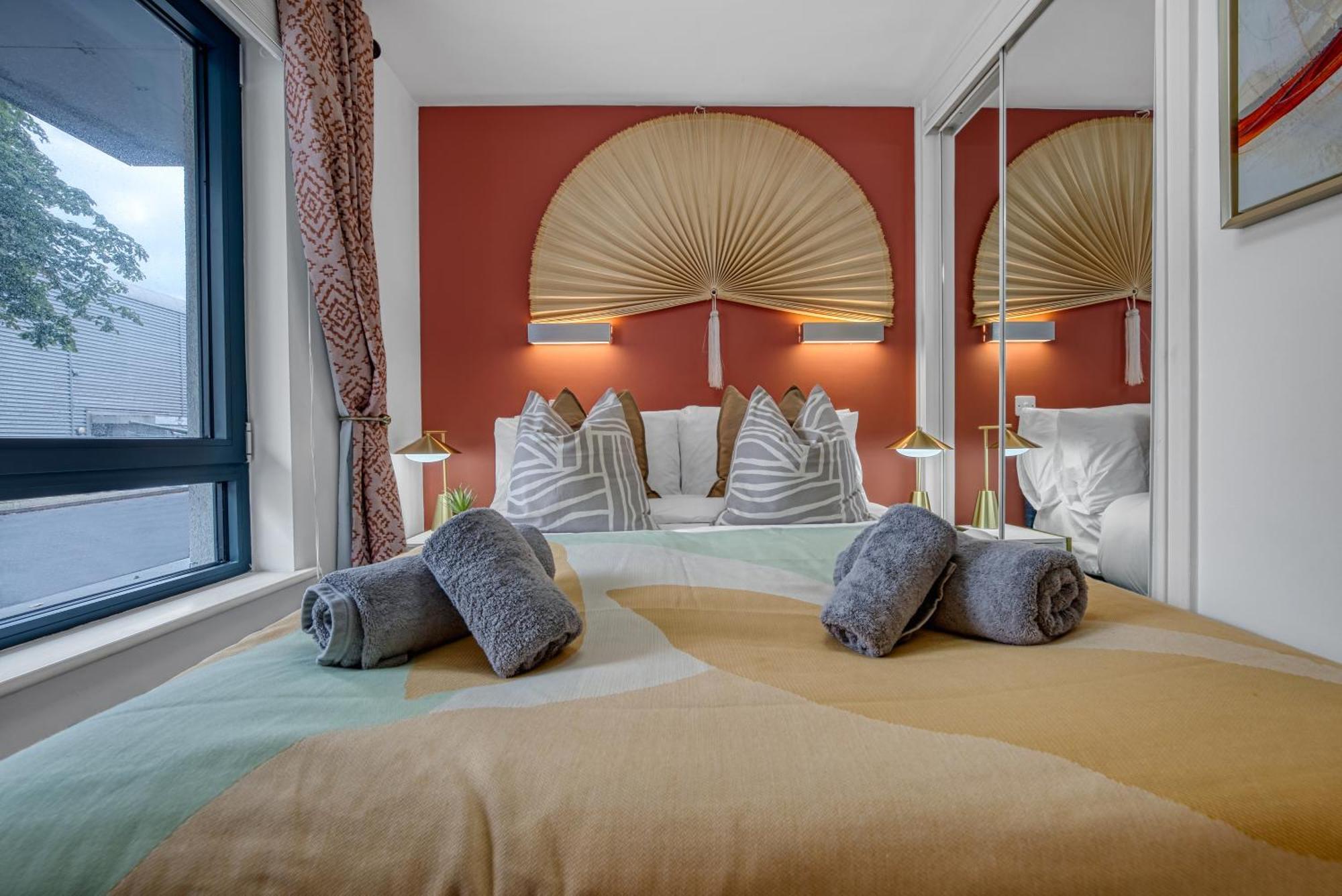 Ocean Village 1-Bedroom Luxurious, Stylish & Cosy Apartment, Central Location In Southampton, Sleeps 4 - Summer Special Offer! - By Blue Puffin Stays Exterior foto